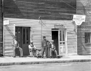 Walker Evans - Barber Shop (1936)